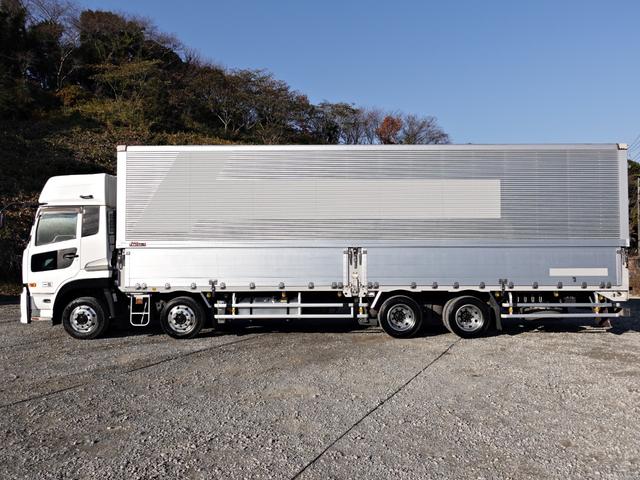 クオン 194番 マニュアルHL6速 積載13.6t アルミホイール 蝶番ステンレス 大型 アルミウイングアルミウィング キーレス 左電動格納ミラー 左右電動角度調整ミラー 後輪エアサス バックカメラ 車検証サイズ1199×249高378 荷台内寸965×241高265(8枚目)