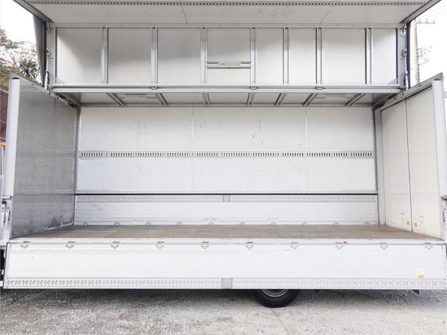 ファイター 　１６５番　後輪エアサス　積載２９５０ｋｇ　ワイド　アルミウイングアルミウィング　キーレス　左電動格納ミラー　バックカメラ　ベット　車検証サイズ８６０×２４９高３４８　荷台内寸６２３×２４０高２４０（13枚目）