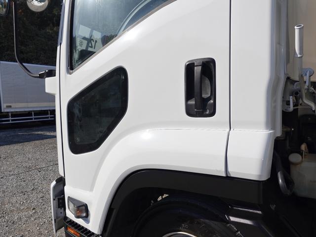 フォワード 　１２番　積載３０５０ｋｇ　ワイド　アルミウイングアルミウィング　キーレス　左電動格納ミラー　バックカメラ　車検証サイズ８３５×２５０高３４６　荷台内寸６２４×２４１高２３２（12枚目）