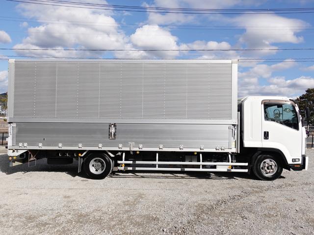 フォワード ２６６番　後輪エアサス　荷台床鉄板張り　積載２．６ｔ　ワイド　アルミウイングアルミウィング　ＥＴＣ　キーレス　バックカメラ　左右電動角度調整ミラー　ベット　車検証サイズ８６１×２４９高３４７　荷台内寸６２４×２４２高２３９（8枚目）