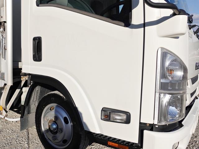 エルフトラック ２６１番　総重量４９４５ｋｇ　積載１．８ｔ　ハイキャブ　標準幅　セミロング　アルミウイングアルミウィング　ＥＴＣ　キーレス　左電動格納ミラー　バックカメラ　車検証サイズ５４９×１８９高２６８　荷台内寸３５３×１８０高１７２（6枚目）