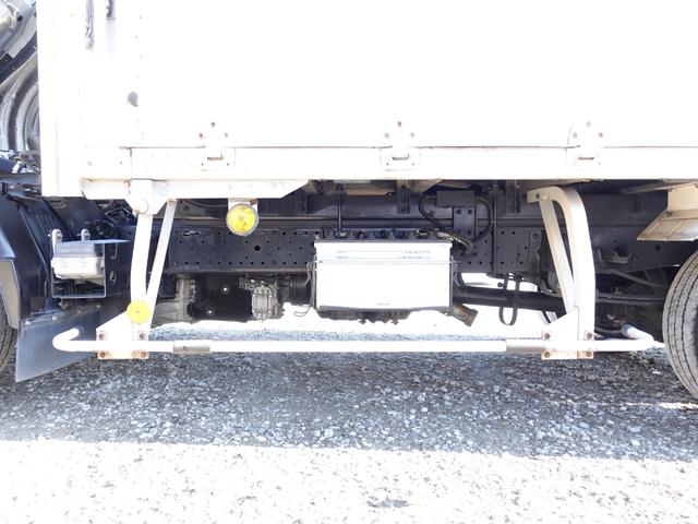 エルフトラック ２６１番　総重量４９４５ｋｇ　積載１．８ｔ　ハイキャブ　標準幅　セミロング　アルミウイングアルミウィング　ＥＴＣ　キーレス　左電動格納ミラー　バックカメラ　車検証サイズ５４９×１８９高２６８　荷台内寸３５３×１８０高１７２（21枚目）