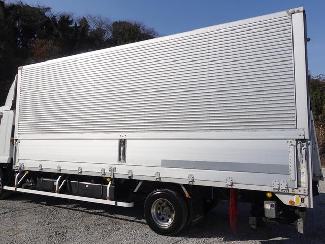フォワード ５０８番　後輪エアサス　跳上パワーゲート１ｔ　ワイド　アルミウイングアルミウィング　積載２３５０ｋｇ　燃料合計３００Ｌ　ＥＴＣ　キーレス　左電動格納ミラー　バックカメラ　ベット　車検証サイズ８７５×２４９高３５８　荷台内寸６２３×２３９高２４１（13枚目）