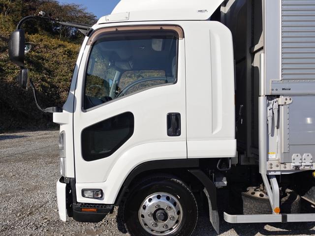 フォワード ５０８番　後輪エアサス　跳上パワーゲート１ｔ　ワイド　アルミウイングアルミウィング　積載２３５０ｋｇ　燃料合計３００Ｌ　ＥＴＣ　キーレス　左電動格納ミラー　バックカメラ　ベット　車検証サイズ８７５×２４９高３５８　荷台内寸６２３×２３９高２４１（15枚目）