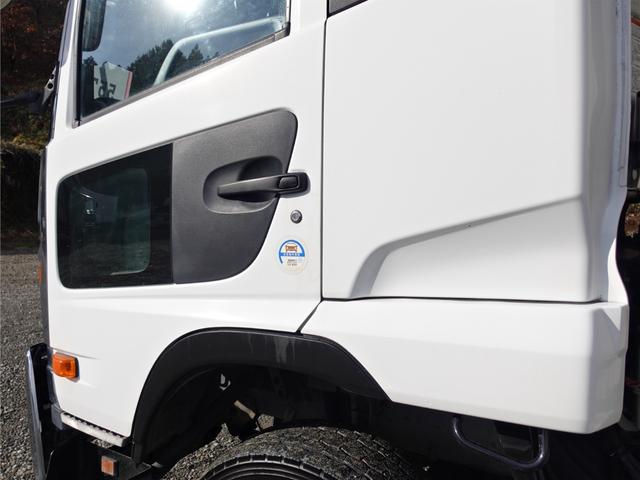 コンドル ５５７番　荷台床鉄板張り　増トン　積載７．３ｔ　ワイド　アルミウイングアルミウィング　ＥＴＣ　左電動格納ミラー　左右電動角度調整ミラー　バックカメラ　集中ドアロック有り　ベット　車検証サイズ８５５×２４９高３４５　荷台内寸６０９×２４０高２１９（12枚目）