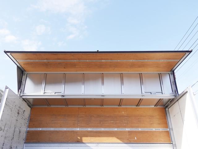 フォワード 78番 後輪エアサス 跳上パワーゲート1t ワイド アルミウイングアルミウィング 積載2250kg ETC キーレス 左電動格納ミラー ベット 車検証サイズ935×250高346 荷台内寸674×238高236(17枚目)