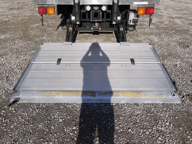 フォワード 271番 後輪エアサス 格納パワーゲート1t -32度 低温 冷蔵冷凍 ワイド 積載2450kg ETC キーレス 左電動格納ミラー バックカメラ ベット 車検証サイズ877×249高336 荷台内寸622×229高209(17枚目)