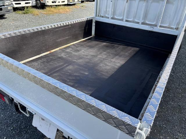 キャンター Wキャブ 積載量2t 荷台内寸211×161cm 自社カスタム メッキパーツ(6枚目)