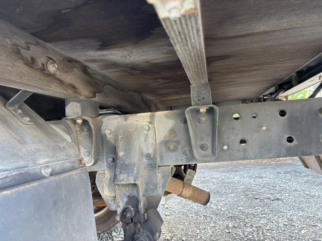 キャンター Wキャブ 積載量2t 荷台内寸211×161cm 自社カスタム メッキパーツ(11枚目)