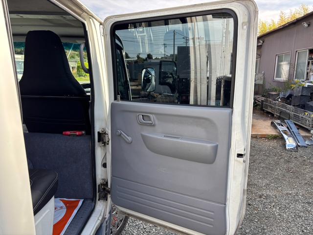 キャンター Wキャブ 積載量2t 荷台内寸211×161cm 自社カスタム メッキパーツ(32枚目)