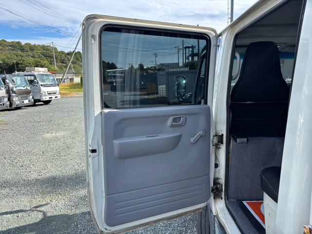 キャンター Wキャブ 積載量2t 荷台内寸211×161cm 自社カスタム メッキパーツ(33枚目)