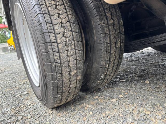 キャンター Wキャブ 低床 積載量1700kg 荷台内寸211×161cm 自社カスタム メッキパーツ 外装再塗装済み(19枚目)