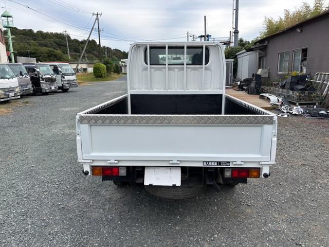 キャンター Wキャブ 低床 積載量1700kg 荷台内寸211×161cm 自社カスタム メッキパーツ 外装再塗装済み(25枚目)