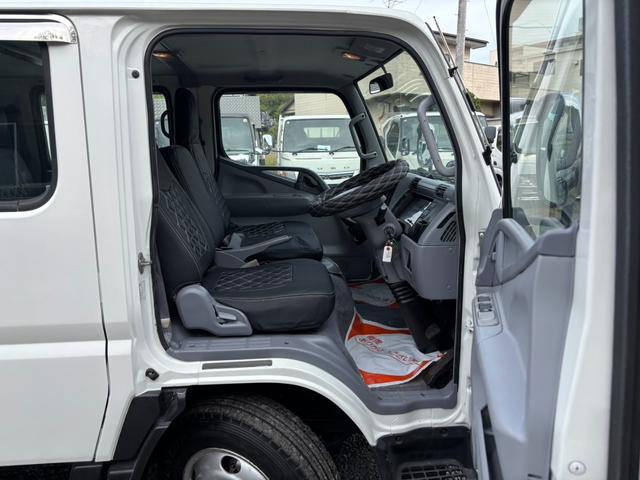 キャンター Wキャブ 低床 積載量1700kg 荷台内寸211×161cm 自社カスタム メッキパーツ 外装再塗装済み(28枚目)