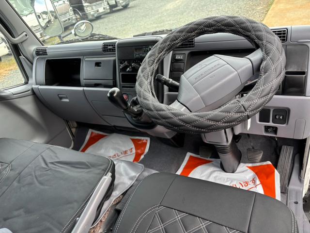 キャンター Wキャブ 低床 積載量1700kg 荷台内寸211×161cm 自社カスタム メッキパーツ 外装再塗装済み(30枚目)