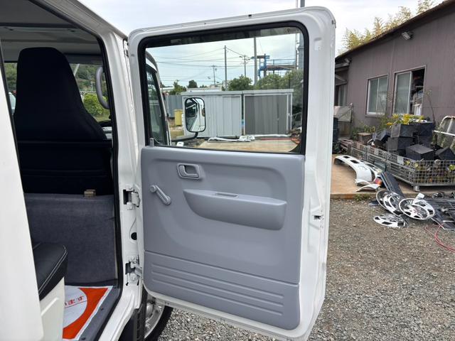 キャンター Wキャブ 低床 積載量1700kg 荷台内寸211×161cm 自社カスタム メッキパーツ 外装再塗装済み(37枚目)