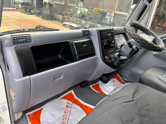 キャンター Wキャブ 低床 積載量1700kg 荷台内寸211×161cm 自社カスタム メッキパーツ 外装再塗装済み(39枚目)