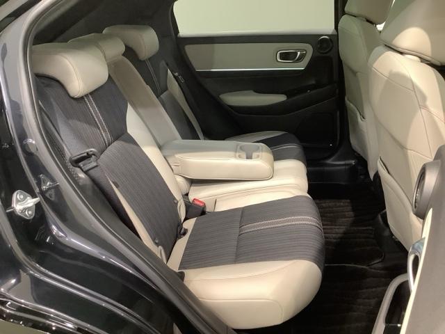 ヴェゼル ｅ：ＨＥＶＰＬａＹ　ＨＳＥＮＳＩＮＧ　２ト－ン　サンル－フ　最長５年保証　純正ナビ　ＴＶ　Ｒカメラ　ＢＴオ－ディオ　ドラレコＥＴＣ　ＬＥＤライト　ＶＳＡ　シ－トヒ－タ－　クルコン　アルミ　スマ－トキ－　スペアキ－ＡＡＣ（17枚目）