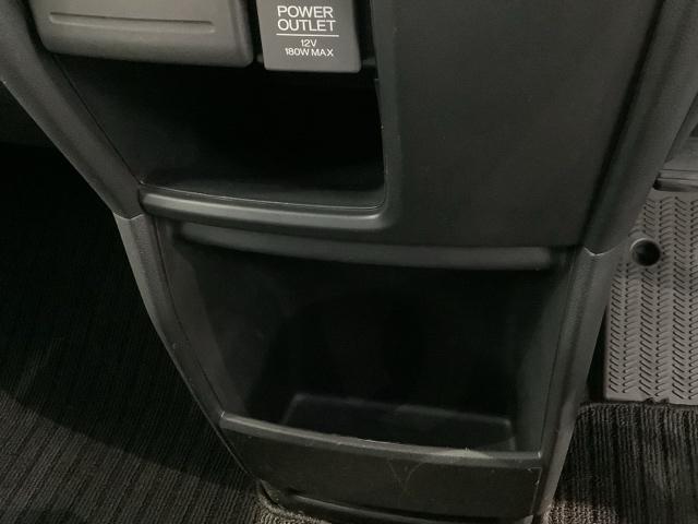 ステップワゴンスパーダ スパーダホンダセンシング 1年保証 ワンオ-ナ- ナビVXM-175VFNi TV Rカメラ CD録音 DVD ETC LEDライト 両側電動ドア VSA クルコン アルミ スマ-トキ- スペアキ- 盗難防止装置 整備記録簿(29枚目)