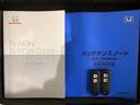 L HSENSING 新車保証 試乗車 ワンオ-ナ- 誤発進抑制 ワンオーナー DVD シートヒータ 記録簿 バックカメラ ベンチシート 盗難防止システム ABS スマートキー サイドカーテンエアバック(16枚目)