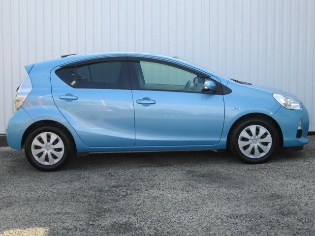 アクア G スマートキー/禁煙/ナビTV/Bluetooth/ETC/前席シートヒータ/オートライト/プッシュスタート/ウインカーミラー/プライバシーガラス(26枚目)