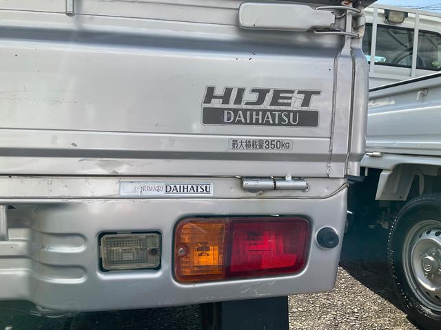 ハイゼットトラック 　エクストラ　４ＷＤ　４輪駆動　５速マニュアル　ＭＴ　ナビ　社外アルミホイール　エアコン　パワーウィンドウ　スーパーデフロック　集中ドアロック　ＥＸＴ　Ｂｌｕｅｔｏｏｔｈ　スペアキー　純正ゴムマット（25枚目）