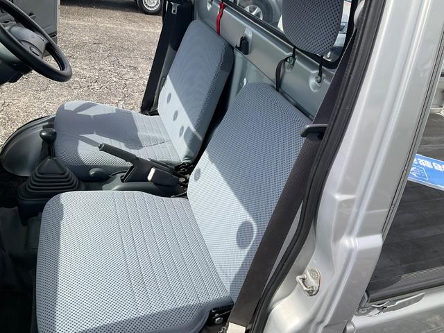 ハイゼットトラック 　エクストラ　４ＷＤ　４輪駆動　５速マニュアル　ＭＴ　ナビ　社外アルミホイール　エアコン　パワーウィンドウ　スーパーデフロック　集中ドアロック　ＥＸＴ　Ｂｌｕｅｔｏｏｔｈ　スペアキー　純正ゴムマット（47枚目）