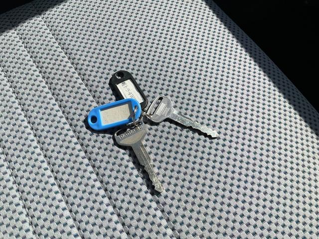 ハイゼットトラック 　エクストラ　４ＷＤ　４輪駆動　５速マニュアル　ＭＴ　ナビ　社外アルミホイール　エアコン　パワーウィンドウ　スーパーデフロック　集中ドアロック　ＥＸＴ　Ｂｌｕｅｔｏｏｔｈ　スペアキー　純正ゴムマット（54枚目）
