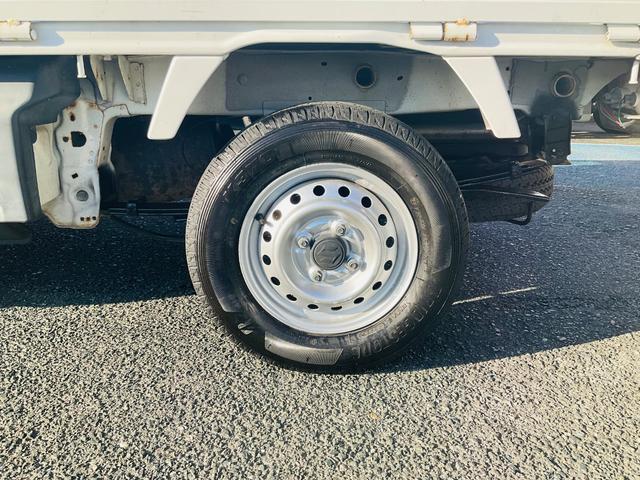 キャリイトラック 　軽トラック　３０，０００キロ！　ミッション　エアコン　運転席エアバッグ　助手席エアバッグ　５速ＭＴ　三方開　整備／点検記録簿あり　禁煙車　車検整備付き　修復歴なし　室内掃除済み　パワステ（27枚目）