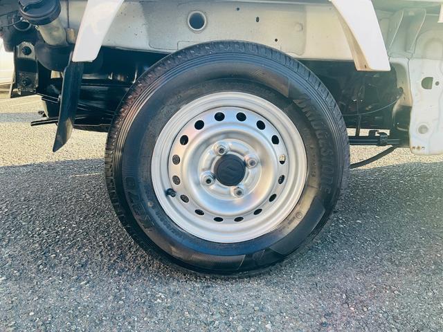 キャリイトラック 　軽トラック　３０，０００キロ！　ミッション　エアコン　運転席エアバッグ　助手席エアバッグ　５速ＭＴ　三方開　整備／点検記録簿あり　禁煙車　車検整備付き　修復歴なし　室内掃除済み　パワステ（28枚目）