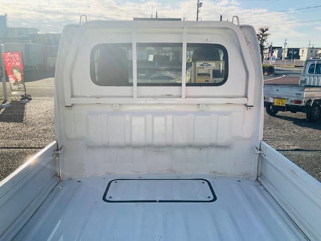 キャリイトラック 　軽トラック　３０，０００キロ！　ミッション　エアコン　運転席エアバッグ　助手席エアバッグ　５速ＭＴ　三方開　整備／点検記録簿あり　禁煙車　車検整備付き　修復歴なし　室内掃除済み　パワステ（40枚目）