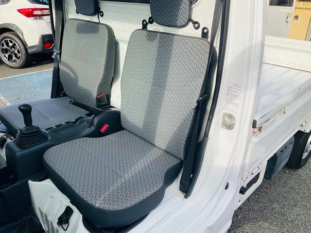 キャリイトラック 　軽トラック　３０，０００キロ！　ミッション　エアコン　運転席エアバッグ　助手席エアバッグ　５速ＭＴ　三方開　整備／点検記録簿あり　禁煙車　車検整備付き　修復歴なし　室内掃除済み　パワステ（52枚目）