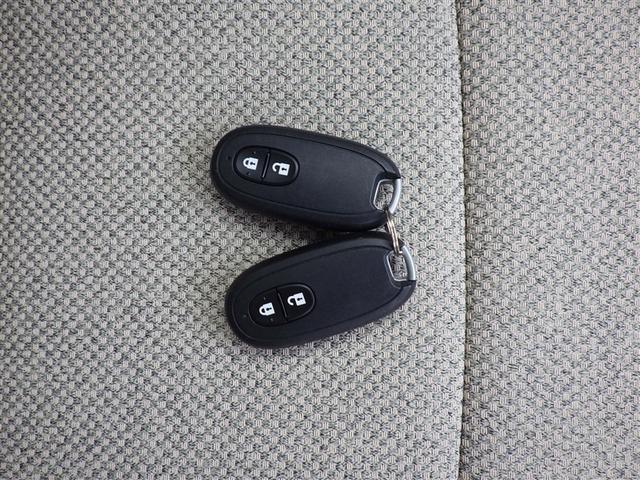 アルトラパン S フロントベンチシート アイドリングストップ車 Sキー ブレーキサポート イモビライザー Bカメラ 1セグ 横滑り防止システム 助手席エアバック フルオートエアコン キーレスエントリーシステム ナビTV(22枚目)