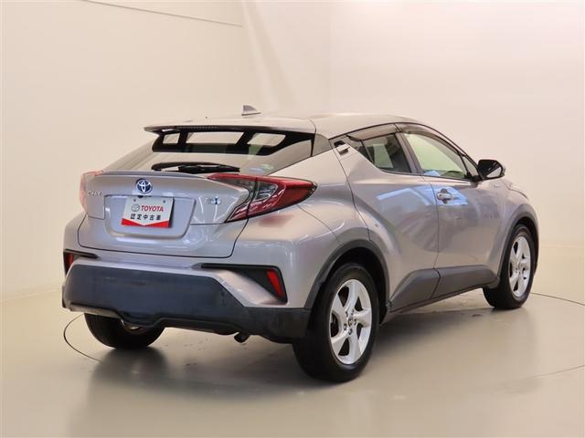 トヨタ認定中古車です。　まるごとクリーニング・車両検査証明書発行・ロングラン保障（１年間走行距離無制限）の３つの安心がついています。こちらのお車は中古車ハイブリッド保証もプラスで追加されます。