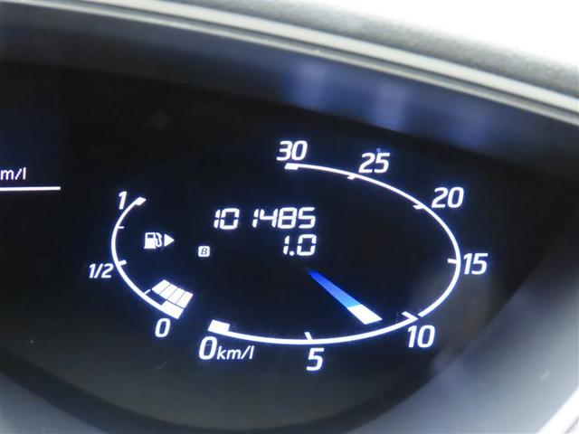 セレナ ハイウェイスター　Ｓ－ハイブリッド　スマートエントリー　地デジテレビ　ＡＵＸ　Ｗエアコン　３列シート　オートクルーズ　セキュリティ　ウォークスルー　Ｂカメラ　ドライブレコーダー　ＥＴＣ　アルミホイール　メモナビ　ＡＢＳ　ナビＴＶ　ＶＳＡ（3枚目）