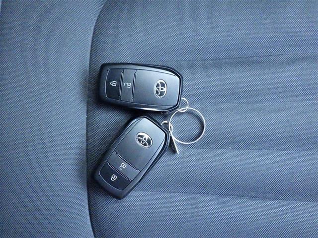 ヤリス Ｘ　ＰＣＳ　スマートキーシステム　横滑り防止装置付き　記録簿有　ワイヤレスキー　バックガイドモニター　盗難防止　サイドエアバック　エアコン　Ｗエアバッグ　パワーウインドウ　パワステ　運転席エアバッグ（21枚目）