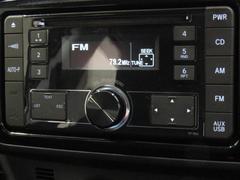 ＣＤ・ラジオ付きのオーディオです。シンプルなボタンで操作できますよ！素敵な音楽を聴きながらドライブに出かけましょう！ 6