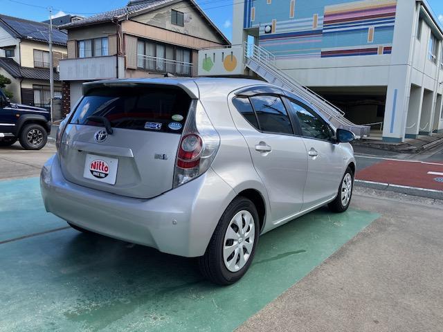 アクア Ｓ　ＥＴＣ　バックカメラ　ＴＶ　スマートキー　電動格納ミラー　ＣＶＴ　衝突安全ボディ　ＡＢＳ　ＥＳＣ　エアコン（4枚目）