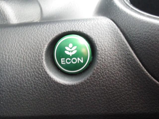 N-BOX GSSパッケージ 禁煙車・ワンオーナー 両側スライド片側電動ドア ダブルエアバック 点検記録簿 イモビ 1オーナー車 1セグTV 前席シートヒーター スマートキー&プッシュスタート ベンチシ-ト ETC付き 横滑防止(17枚目)