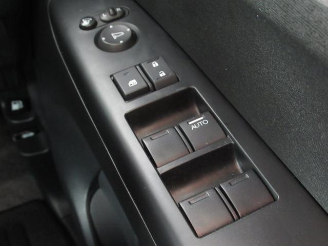 N-BOX GSSパッケージ 禁煙車・ワンオーナー 両側スライド片側電動ドア ダブルエアバック 点検記録簿 イモビ 1オーナー車 1セグTV 前席シートヒーター スマートキー&プッシュスタート ベンチシ-ト ETC付き 横滑防止(19枚目)