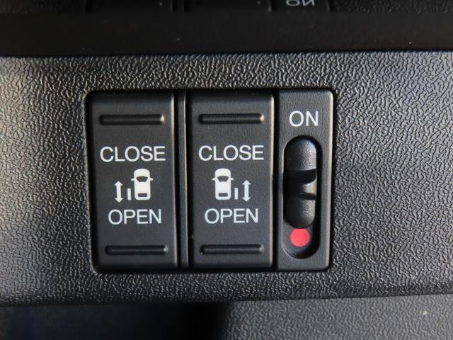 ステップワゴンスパーダ スパーダハイブリッドＧ・ＥＸホンダセンシングブラスタ　ワンオーナー、禁煙車、純正ナビ、マルチビューカメラ、純正アルミ　リアカメラ　ＡＣ　アラウンドビューモニター　１オーナー　セキュリティアラーム　ＣＭＢＳ　ＬＥＤライト　ＡＢＳ　左右電動スライドドア（13枚目）