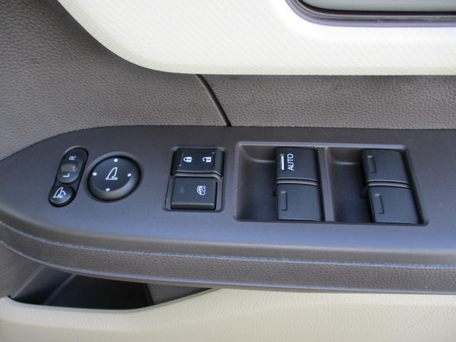 N-BOX G・EXホンダセンシング 女性ワンオーナー 禁煙車 1年保証 8インチナビ 両側電動スライドドア ウォークスルー パワーウインドウ 衝突軽減 フルセグTV Bモニ LED エアバッグ キーレススタート ETC スマ-トキ-(18枚目)