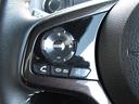 ステアリングにオーディオ操作スイッチが付いています。オーディオ画面に直接タッチしなくても操作出来ますので、運転に集中できます。