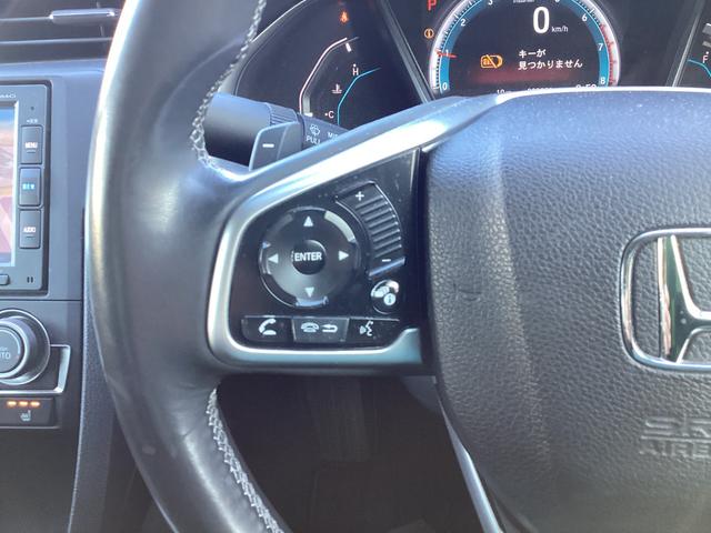 シビック セダン　１年保証距離無制限ＥＴＣワンオーナー禁煙車　サイドエアバッグ　ワンオーナー車　横滑り防止装置　リアカメラ　クルーズコントロール　スマキー　前席シートヒーター　フルオートエアコン　ＡＢＳ　ターボ車（7枚目）