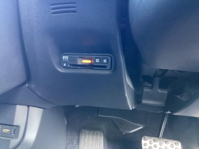 シビック セダン　１年保証距離無制限ＥＴＣワンオーナー禁煙車　サイドエアバッグ　ワンオーナー車　横滑り防止装置　リアカメラ　クルーズコントロール　スマキー　前席シートヒーター　フルオートエアコン　ＡＢＳ　ターボ車（14枚目）