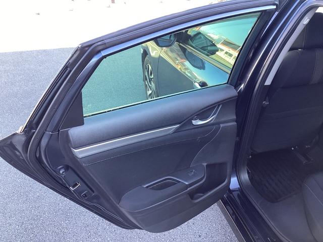 シビック セダン　１年保証距離無制限ＥＴＣワンオーナー禁煙車　サイドエアバッグ　ワンオーナー車　横滑り防止装置　リアカメラ　クルーズコントロール　スマキー　前席シートヒーター　フルオートエアコン　ＡＢＳ　ターボ車（22枚目）