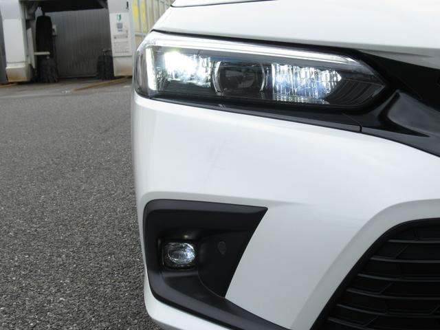 シビック ｅ：ＨＥＶ　ワンオーナー禁煙車純正ナビＢカメラＥＴＣ　オートクルーズコントロール　地デジフルセグ　後カメラ　１オーナー車　パワーステアリング　ＬＥＤライト　パワーウィンドウ　エアコン　キーフリー　ＡＢＳ　ナビＴＶ（13枚目）