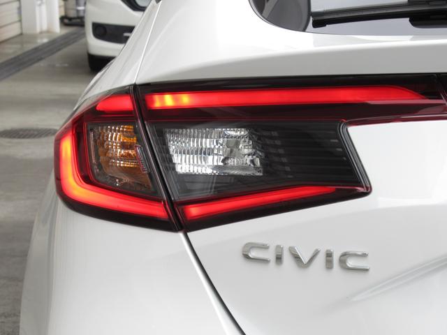 シビック ｅ：ＨＥＶ　ワンオーナー禁煙車純正ナビＢカメラＥＴＣ　オートクルーズコントロール　地デジフルセグ　後カメラ　１オーナー車　パワーステアリング　ＬＥＤライト　パワーウィンドウ　エアコン　キーフリー　ＡＢＳ　ナビＴＶ（14枚目）