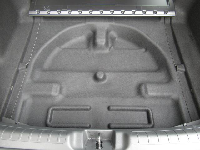 シビック ｅ：ＨＥＶ　ワンオーナー禁煙車純正ナビＢカメラＥＴＣ　オートクルーズコントロール　地デジフルセグ　後カメラ　１オーナー車　パワーステアリング　ＬＥＤライト　パワーウィンドウ　エアコン　キーフリー　ＡＢＳ　ナビＴＶ（49枚目）