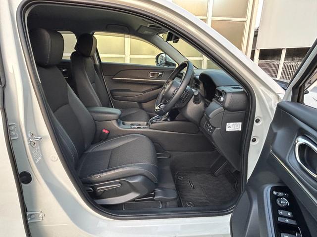 ヴェゼル ｅ：ＨＥＶＺ　ワンオーナー禁煙車純正ナビバックカメラＥＴＣ　Ｓヒータ　１オーナ　サイドエアバッグ　後カメラ　横滑防止装置　エアコン　ＬＥＤヘットライト　パワステ　ＵＳＢ接続　エアバック　クルーズＣ　ＡＢＳ　ＥＴＣ付（42枚目）